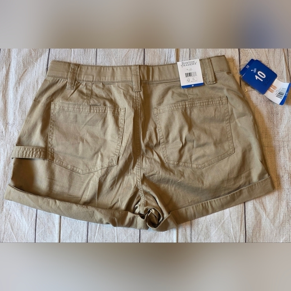 Boston Traders Women's Size 10 Tan Casual Shorts Roll Tab New w/ Tags - Picture 8 of 12